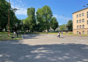 Spalanie kalorii- zabawy ruchowe na boisku