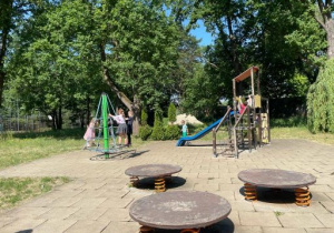 Spalanie kalorii - zabawa na szkolnym placu zabaw