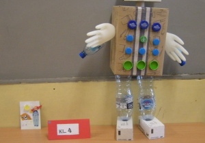 Robot z plastikowych odpadów