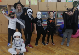 Halloween w klasie pierwszej z panią od angielskiego.