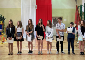 Klasa siódma nagrody dla najlepszych uczniów i uczestnictwo w życiu szkoły.