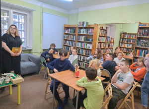 Lekcja biologii w pobliskiej bibliotece