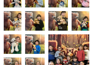 Kolaż klasy 3 wykonany ze zdjęć na tle pluszowego misia. Uczniowie pozują ze swoimi misiami. Wszyscy uśmiechnięci przytulają swoich pluszowych przyjaciół. W środku zdjęcie klasowe na tle wiwiórek.