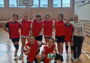 Nasz zespół dziewcząt po rozegranym meczu
